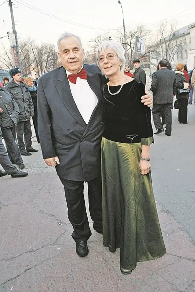 Жена эльдара рязанова