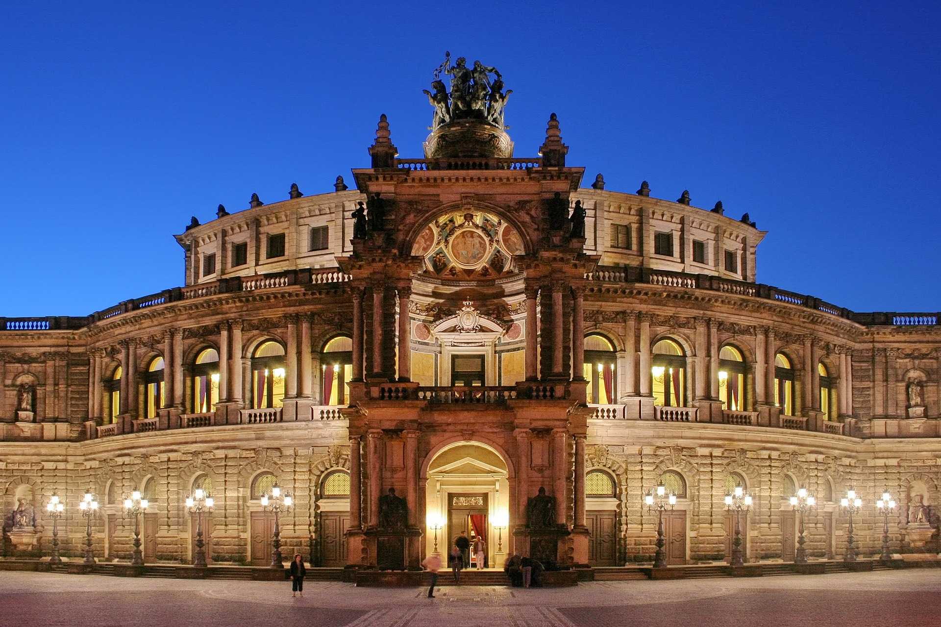 25 красивейших оперных театров нашей планеты - классика