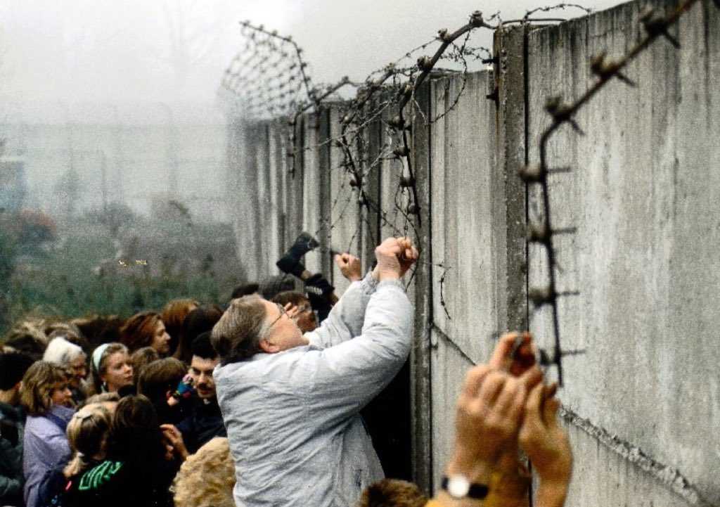 Как падение берлинской стены повлияло на мир?  -  гуманитарные науки  2023