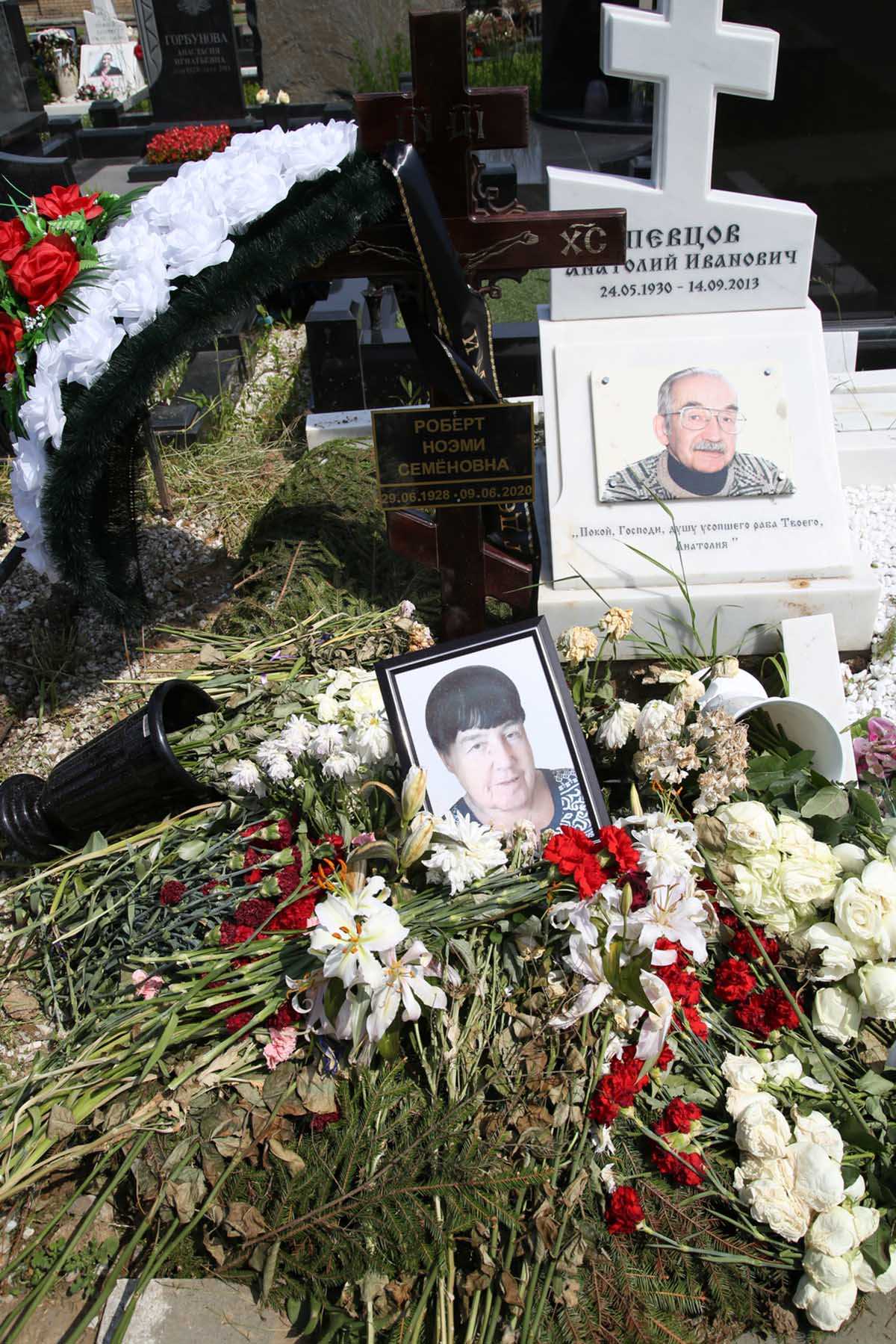 Как выглядит могила дмитрия жулина