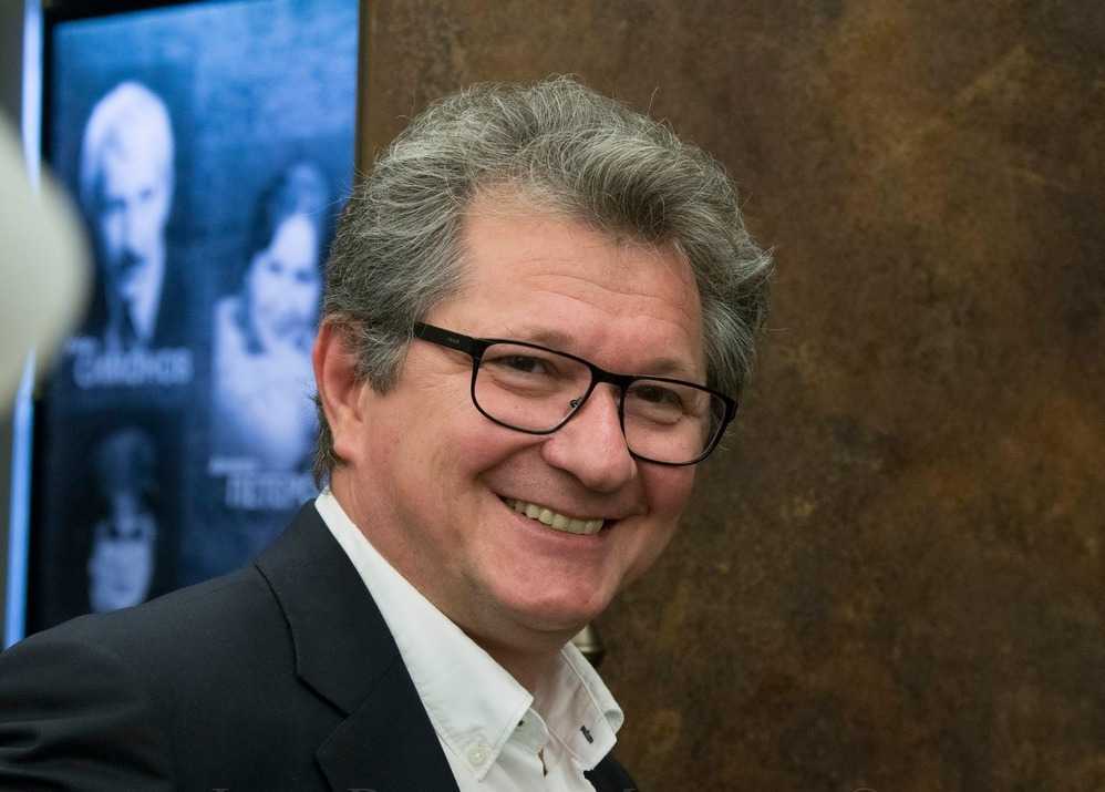 Андрей ильин и его жилище: расположение, планировка, дизайн, материалы, отделка, мебель, освещение, декор, ландшафт