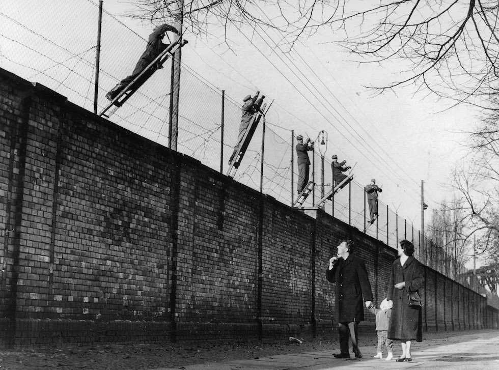Берлинская стена (1961-1989) - причины создания и падения сооружения