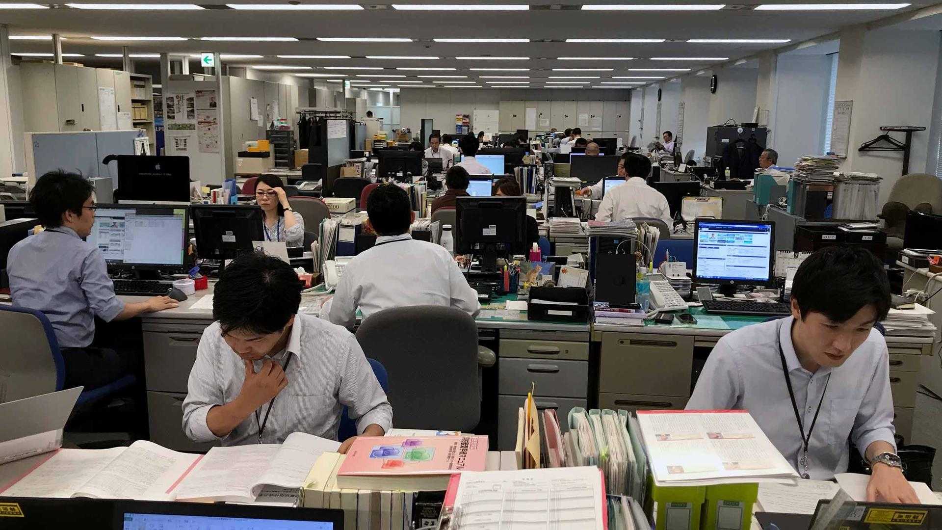 Работа в японии для русских: средняя зарплата, востребованные профессии, трудоустройство